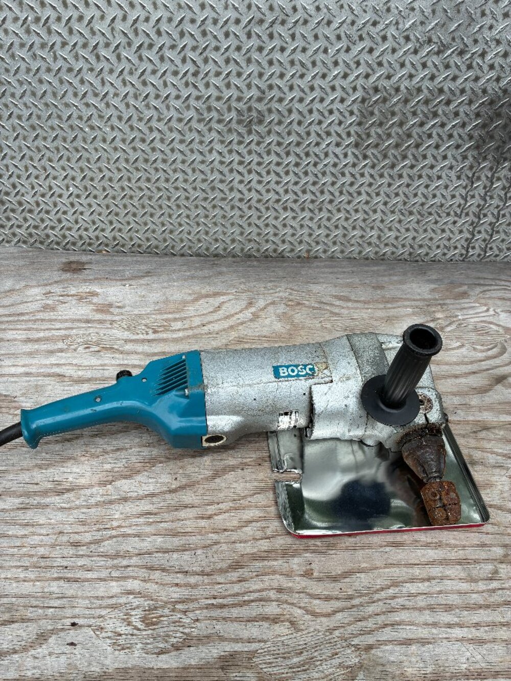 Bosch 0601525034 Nibbler 115V 10 Gauge Capacity 690 RPM Heavy Duty